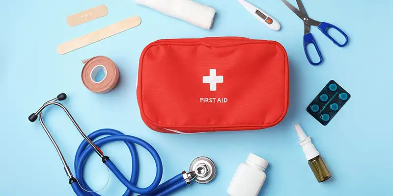 جعبه کمک های اولیه و وسایل پزشکی مورد نیاز در هر خانه