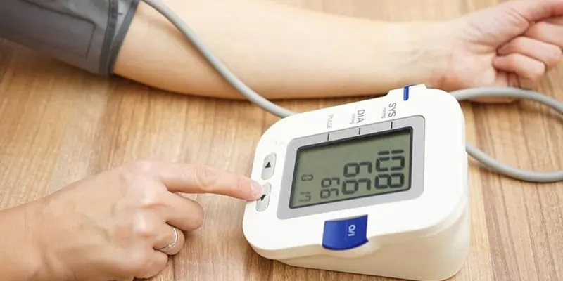 اندازه گیری فشار خون در خانه